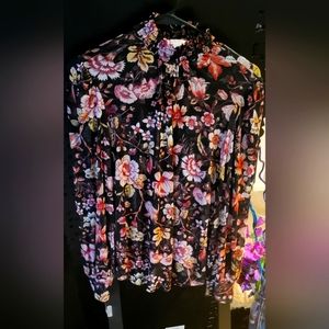 Sheer flowery turtle neck